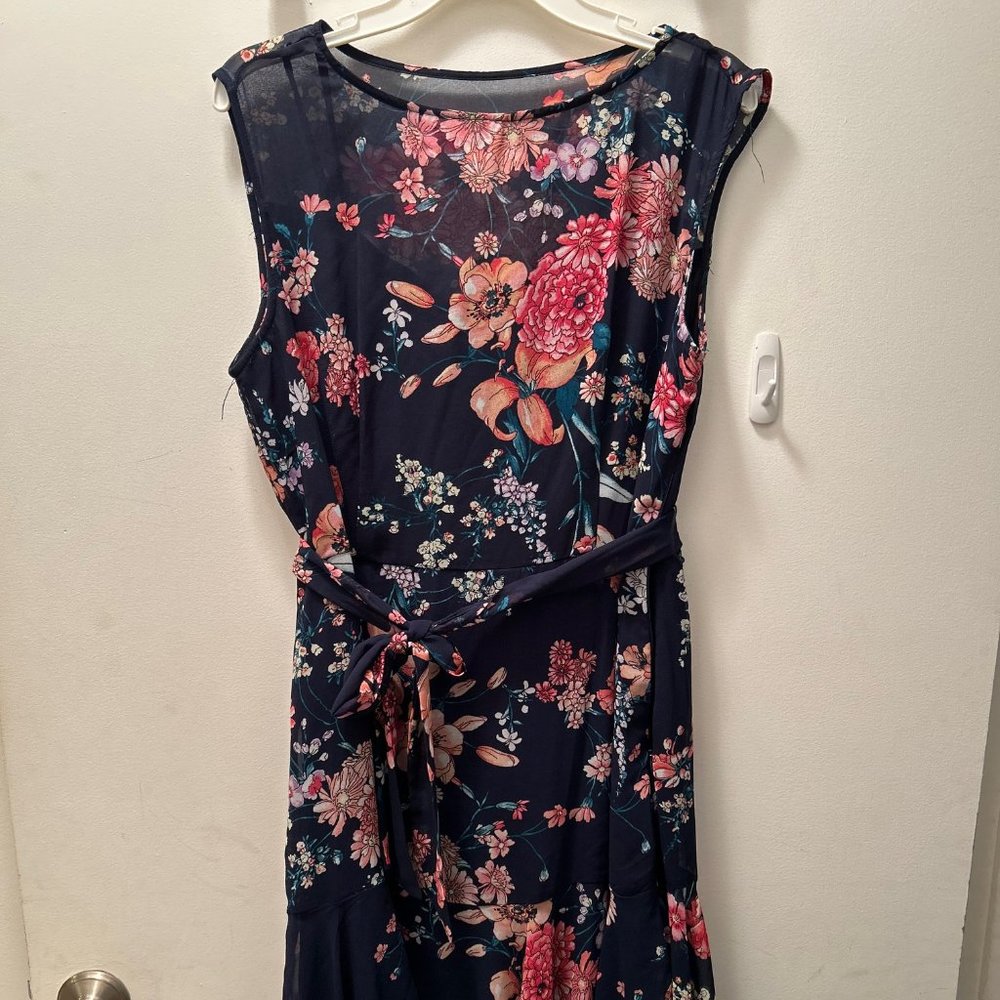 Roz & Ali, sleeveless dress, knee length, size 14, floral print